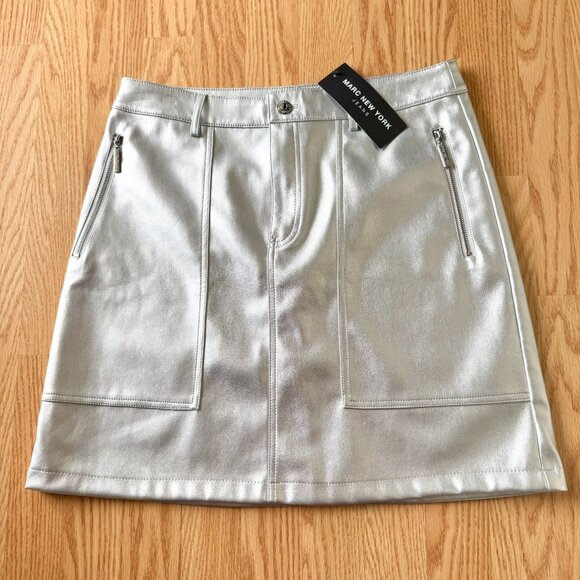 Marc New York Silver Faux Leather Mini Skirt Size 10 Y2K Astronaut Futuristic - Picture 9 of 9